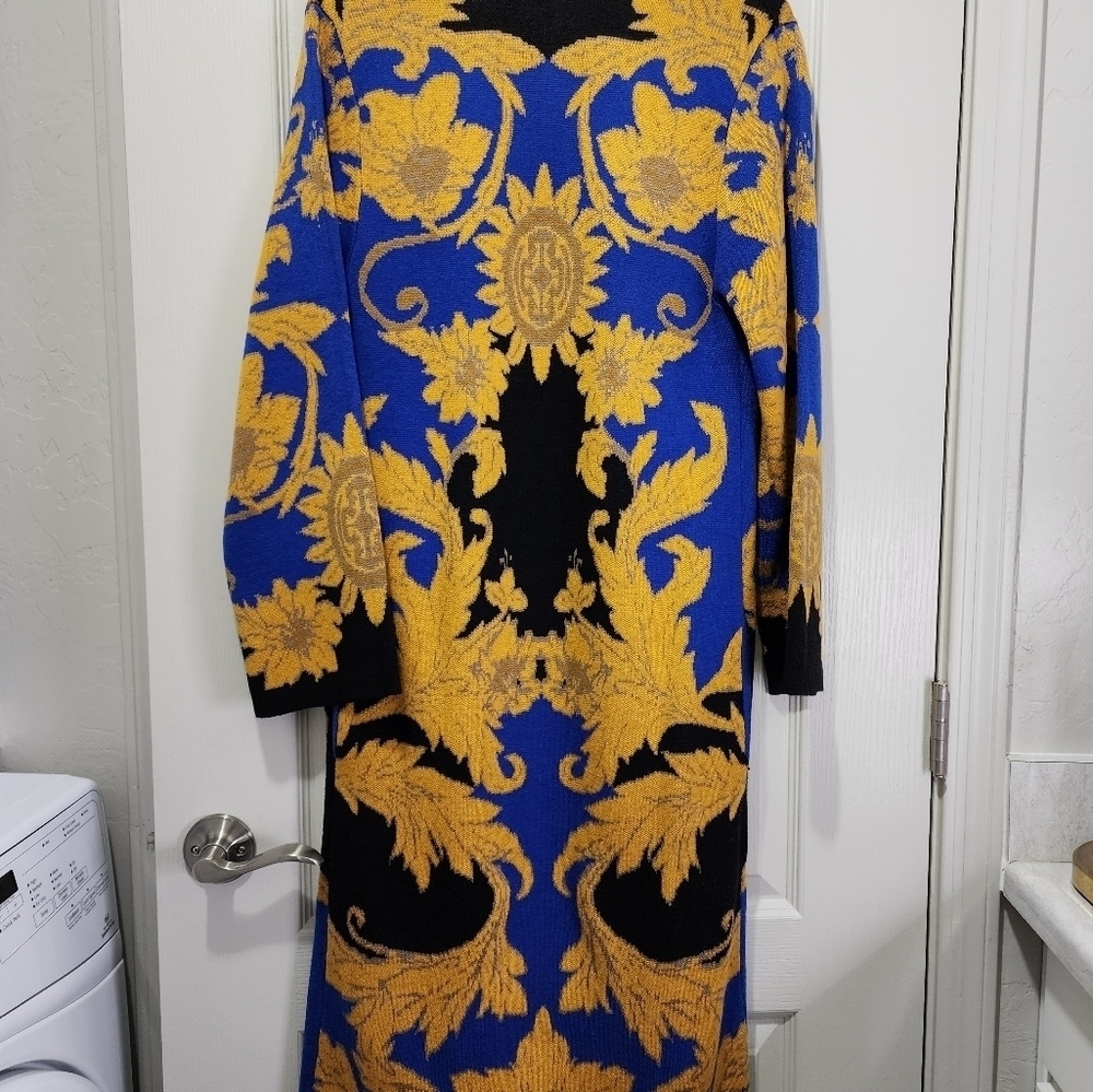 Essitam Sweater - Picture 3 of 8
